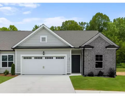 466 Double Play Dr, Chattanooga, TN 37421
