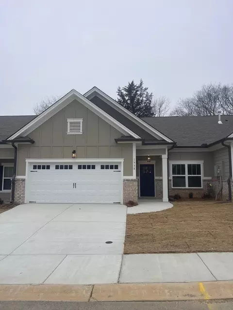 403 Double Play Dr, Chattanooga, TN 37421