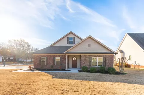 104 Quartz Dr, Chickamauga, GA 30707