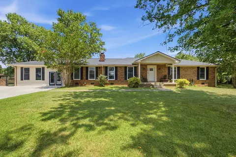1419 Alhambra Dr, Lebanon, TN 37087