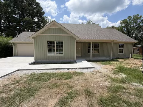 257 Hendrixon Dr, Manchester, TN 37355