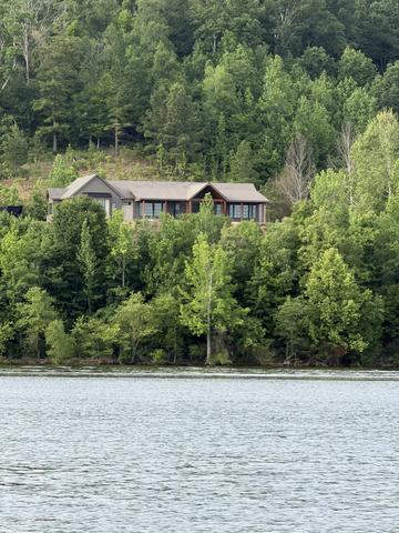 396 Moores Ln, Stewart, TN 37175