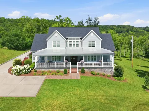 1318 Theta Pike, Columbia, TN 38401