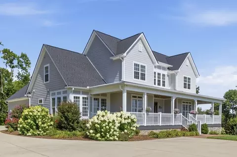 1318 Theta Pike, Columbia, TN 38401