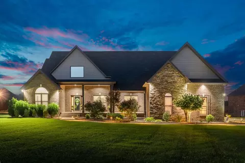3000 Hartley Dr, Clarksville, TN 37043