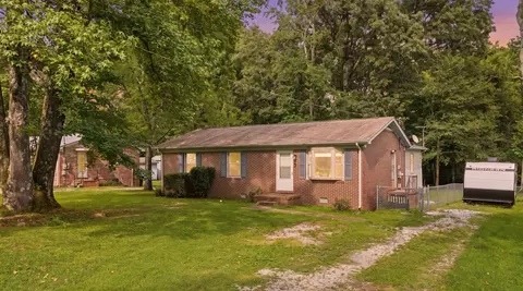 929 S Franklin St, Tullahoma, TN 37388