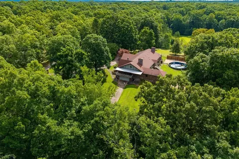 168 Blue Bird Rd, Summertown, TN 38483