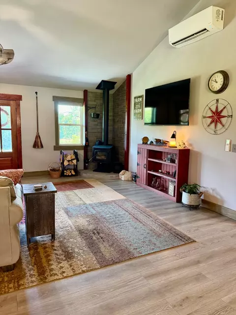 Living - 354 Dyer Ridge Rd, Baxter, TN 38544 photo 1 of 3
