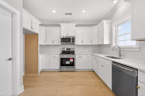 Kitchen - 5609 Sinclair St, Murfreesboro, TN 37127 photo 2 of 4