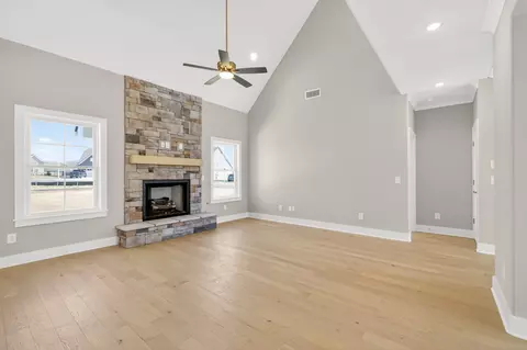 Living - 5609 Sinclair St, Murfreesboro, TN 37127 photo 4 of 5