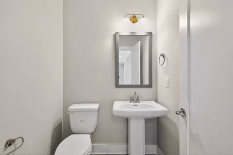 Bath - 5609 Sinclair St, Murfreesboro, TN 37127 photo 1 of 5