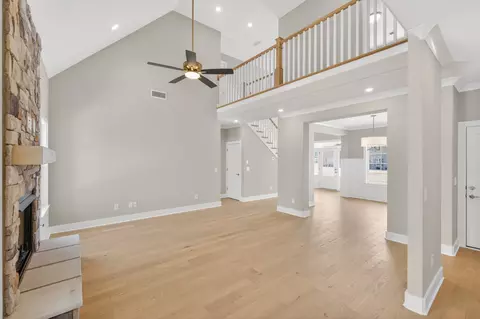 Living - 5609 Sinclair St, Murfreesboro, TN 37127 photo 3 of 5