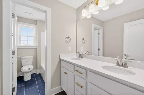 Bath - 5609 Sinclair St, Murfreesboro, TN 37127 photo 5 of 5