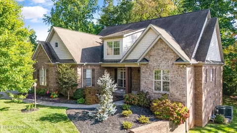 2125 Jakes Walk Ln, Knoxville, TN 37932