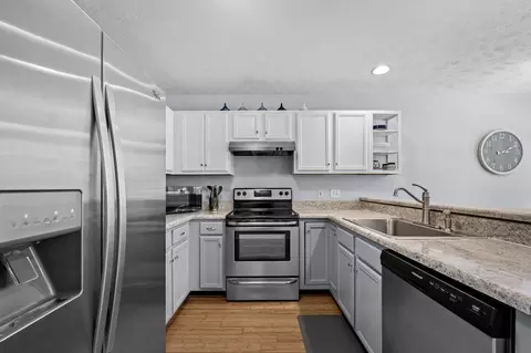 Kitchen - 296 Indian Park Dr, Murfreesboro, TN 37128 photo 2 of 4