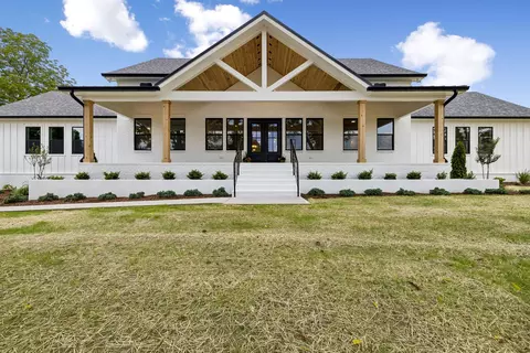 2472 Taylor Rd, Columbia, TN 38401
