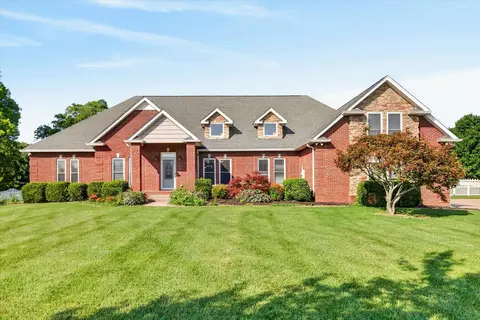 476 Maxshire Ct, Clarksville, TN 37043
