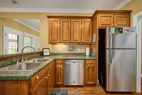 Kitchen - 413 Founders Ct, Springfield, TN 37172 photo 3 of 4