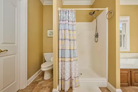 Bath - 413 Founders Ct, Springfield, TN 37172 photo 3 of 9