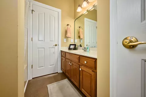 Bath - 413 Founders Ct, Springfield, TN 37172 photo 7 of 9