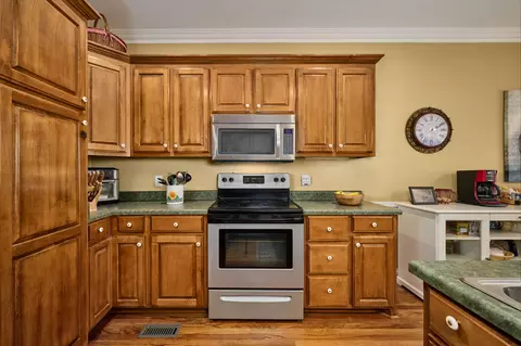 Kitchen - 413 Founders Ct, Springfield, TN 37172 photo 2 of 4