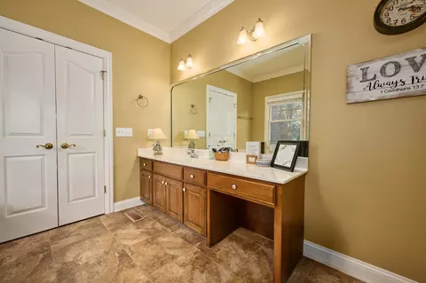 Bath - 413 Founders Ct, Springfield, TN 37172 photo 5 of 9