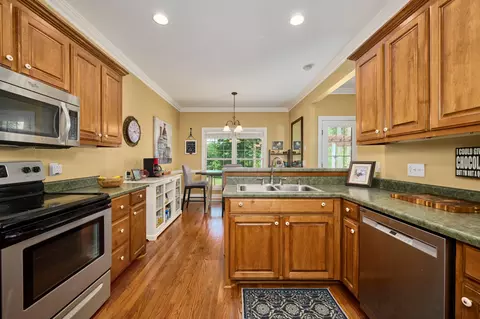 Kitchen - 413 Founders Ct, Springfield, TN 37172 photo 4 of 4
