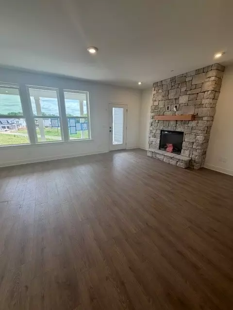 5616 Redcliffe Aly, Thompsons Station, TN 37179