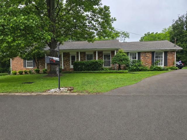 3824 Lake Aire Ct, Nashville, TN 37217