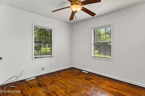 Bedroom - 170 Dotson Rd, Greenback, TN 37742 photo 5 of 10