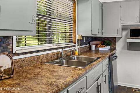Kitchen - 170 Dotson Rd, Greenback, TN 37742 photo 6 of 6