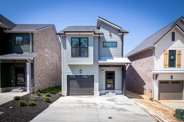 11 Dutch Dr, Clarksville, TN 37043