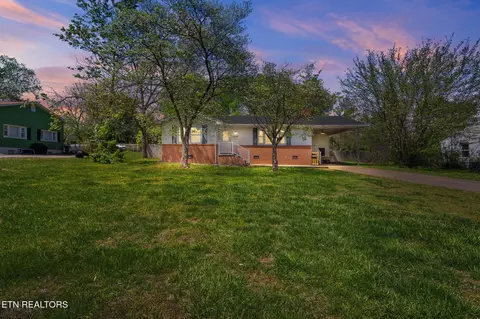 1515 Charles Dr, Knoxville, TN 37918