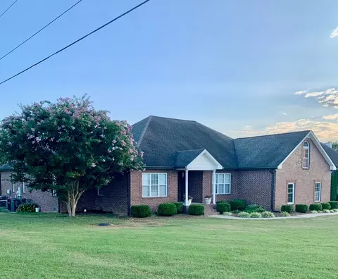 419 W Hester Rd, Cottontown, TN 37048