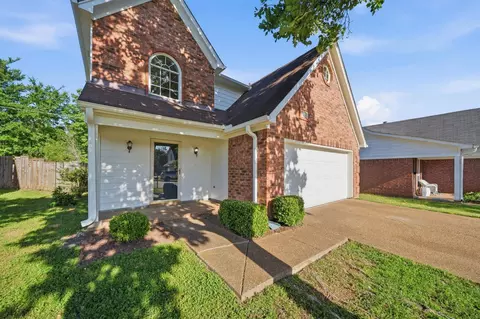 1032 Appling Meadow Dr, Cordova, TN 38018