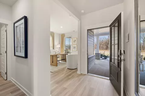 Entry Way - 1206 Carson Dr, Murfreesboro, TN 37130 photo 2 of 10