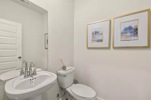 Bath - 1206 Carson Dr, Murfreesboro, TN 37130 photo 1 of 5