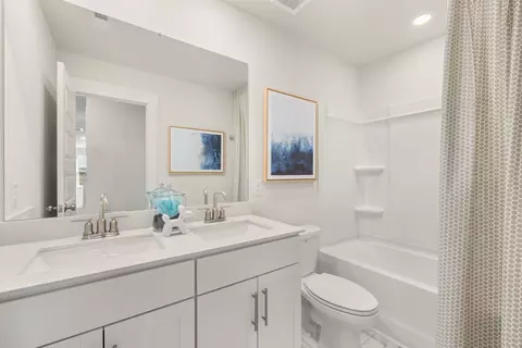Bath - 1206 Carson Dr, Murfreesboro, TN 37130 photo 5 of 5