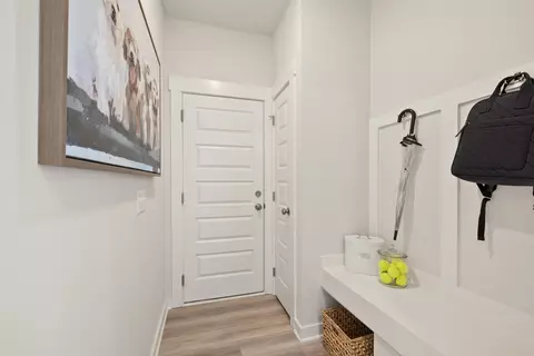 Entry Way - 1206 Carson Dr, Murfreesboro, TN 37130 photo 3 of 10