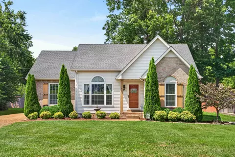 602 Highland Dr, White House, TN 37188