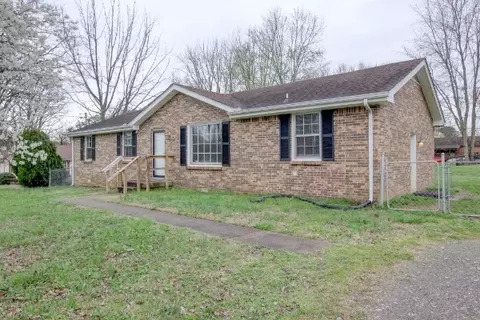 204 Hazelnut Ct, Clarksville, TN 37042