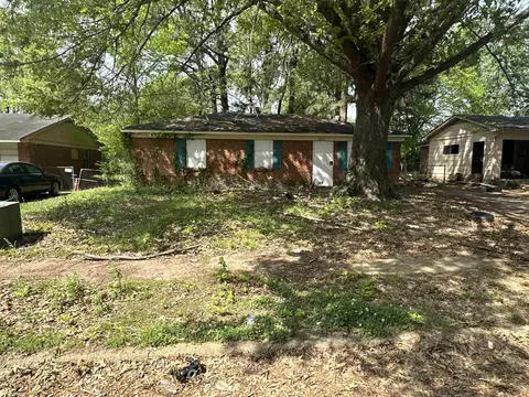 3726 Royal Wood Dr, Memphis, TN 38128