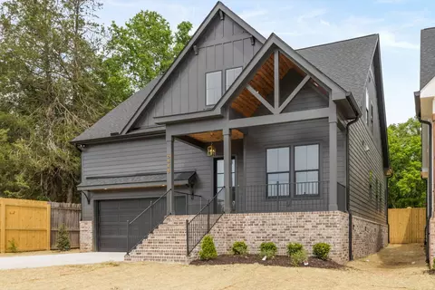644 W Green Ln #B, Nashville, TN 37207