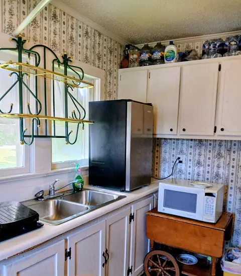 Kitchen - 458 E Madison St, Pulaski, TN 38478 photo 1 of 1