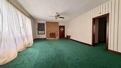 Living - 458 E Madison St, Pulaski, TN 38478 photo 1 of 3
