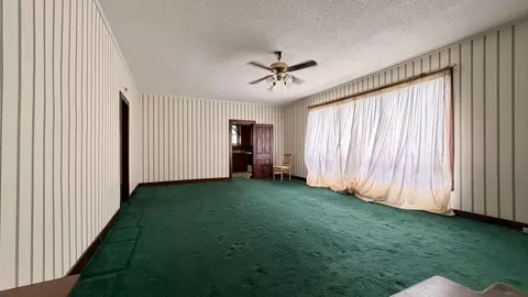Living - 458 E Madison St, Pulaski, TN 38478 photo 2 of 3