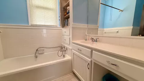 Bath - 458 E Madison St, Pulaski, TN 38478 photo 1 of 1