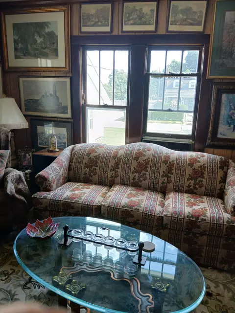 Living - 458 E Madison St, Pulaski, TN 38478 photo 3 of 3