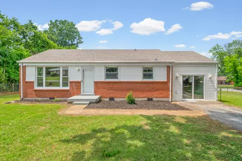 9 Lealand Dr, Clarksville, TN 37042