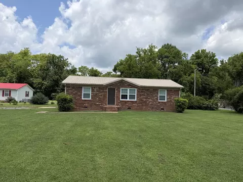 1365 Meadowbrook Dr, Pulaski, TN 38478